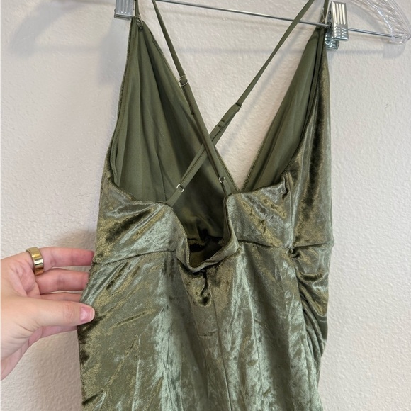 Lucy In The Sky Ruched Cross Back Dress in Green Velvet Size Large - Picture 5 of 8
